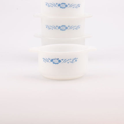 Set van 4 kleine witte glazen schaaltjes uit de jaren 60.