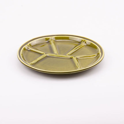 Assiette à compartiment verte Gien en porcelaine verte kaki