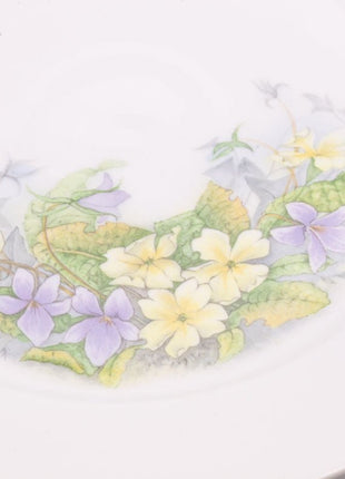 Plat Graf Von Henneberg en porcelaine avec motifs fleuris