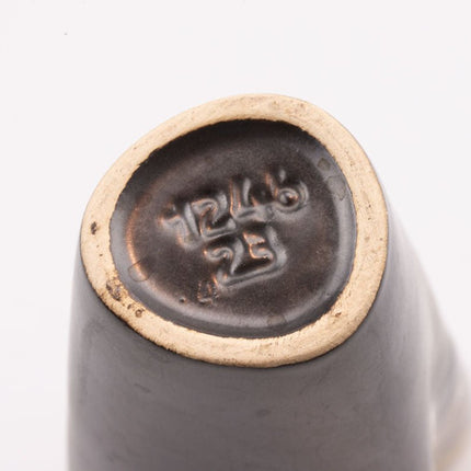 Vase with a gold rim