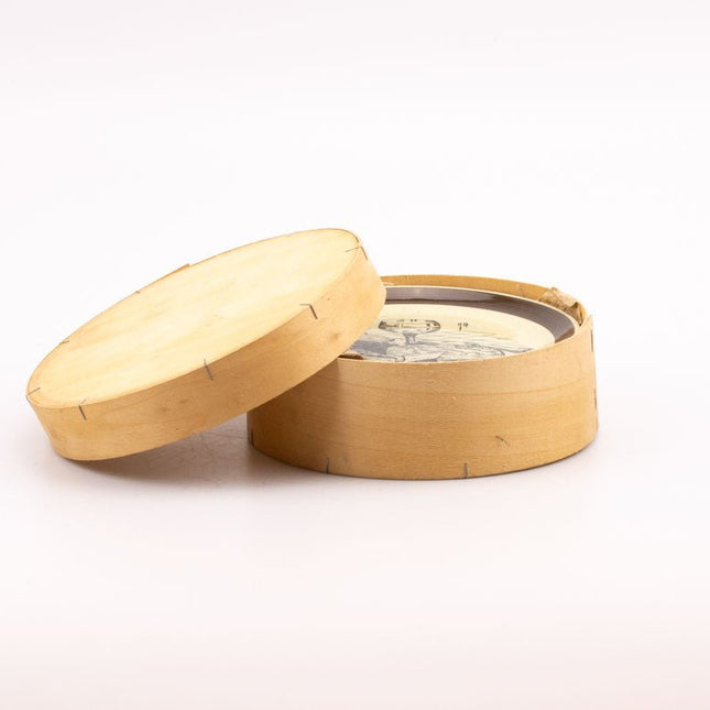 6 assiettes à fromage Gien en faïence beige avec motifs noirs