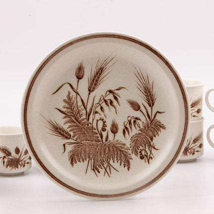Superbe service d'assiettes et tasses Churchill en faïence (6 tasses, 6 soucoupes, 18 assiettes)