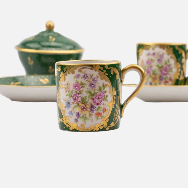 Lot 2 tasses à café et accessoires en porcelaine de Limoges Malbec & Treillard Frères