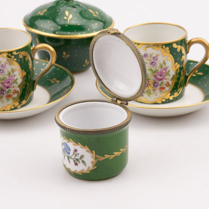 Tasses à café en porcelaine de Limoges Malbec & Treillard Frères  