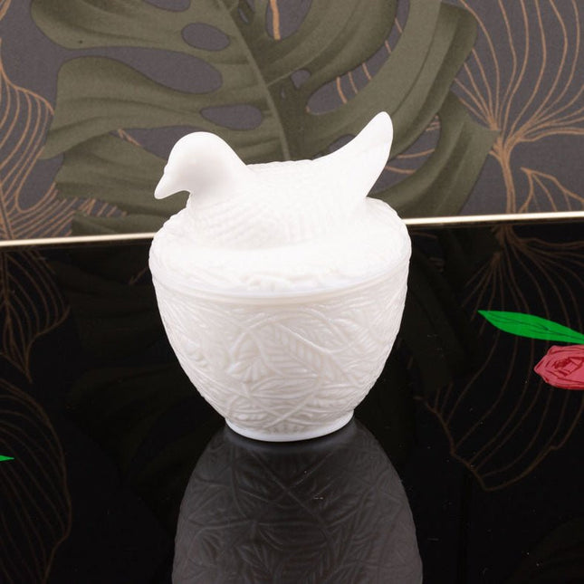 Bonbonnière pigeon de la manufacture Avon blanc