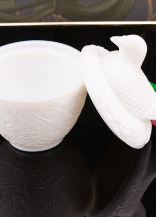 Bonbonnière pigeon de la manufacture Avon