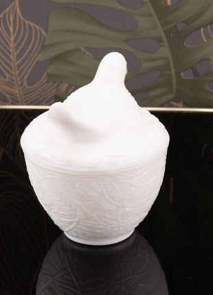 Bonbonnière pigeon de la manufacture Avon