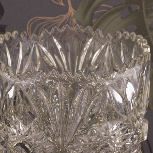 Grand vase en cristal taillé