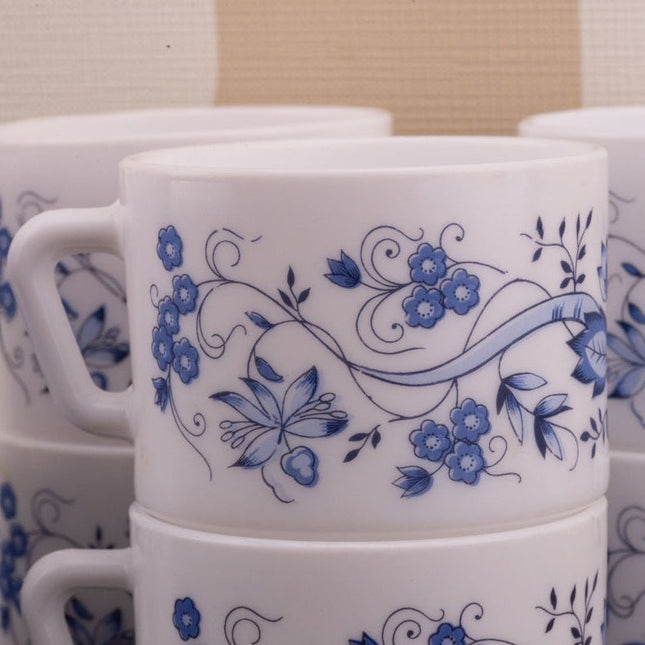 Tasse vintage blanc fleuris bleus Arcopal collection Aster