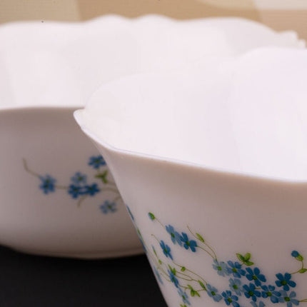 3 saladiers vintage Arcopal collection Veronica blancs avec des motifs fleuris bleus