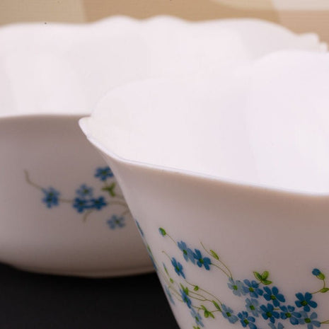 3 saladiers vintage Arcopal collection Veronica blancs avec des motifs fleuris bleus