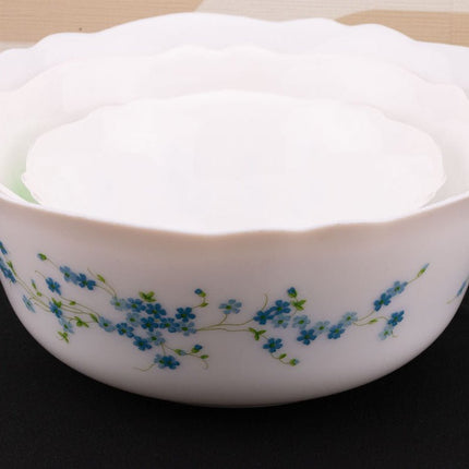 3 saladiers vintage Arcopal collection Veronica blancs avec des motifs fleuris bleus