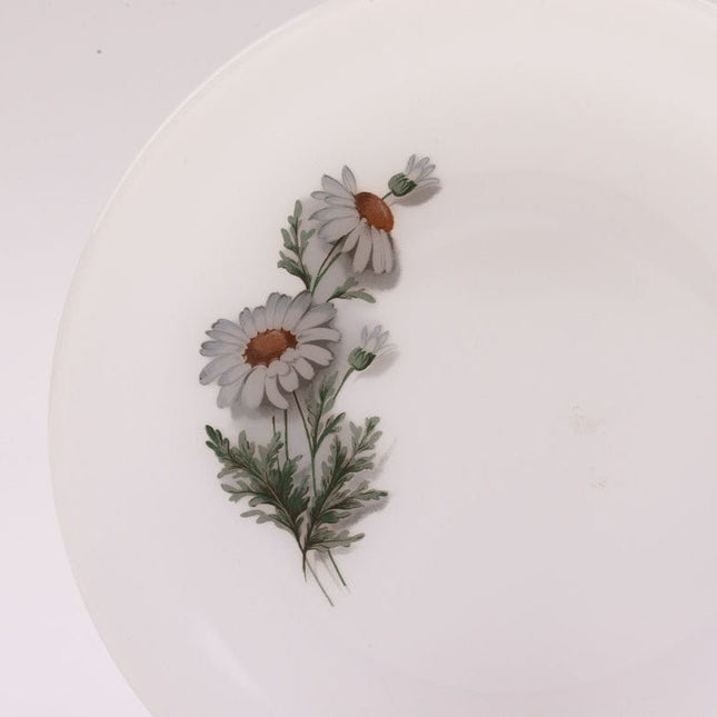 7 assiettes à dessert Arcopal Marguerite blanche avec motifs fleuris