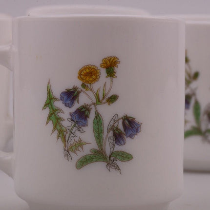 4 vintage Arcopal Wildflower mokken