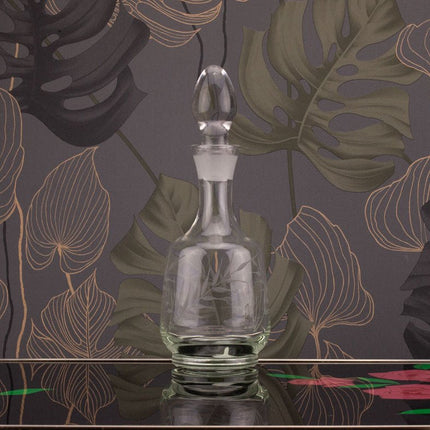 Carafe en verre transparent finement ciselée transparent
