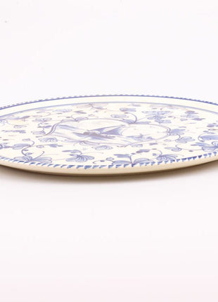 Plateau vintage blanc avec des motifs bleus en porcelaine Victoria