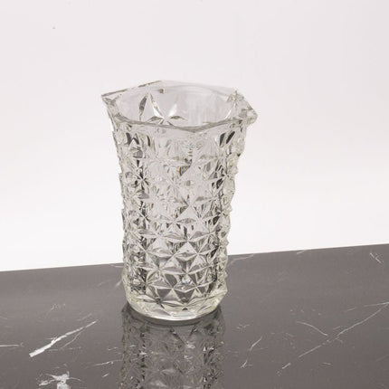 Zeshoekige vaas van gegoten glas