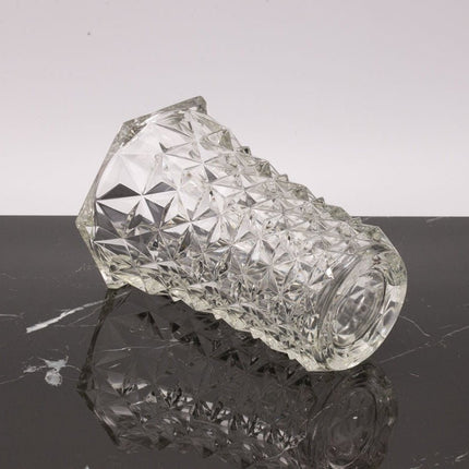 Zeshoekige vaas van gegoten glas