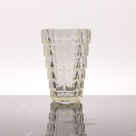 Vase vintage en verre moulé à facettes 