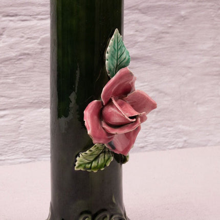 Elégant vase en porcelaine verte à rose