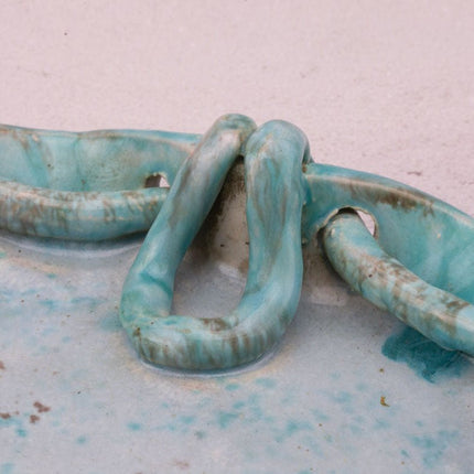 Plat décoratif turquoise en faïence unique Bruyeres