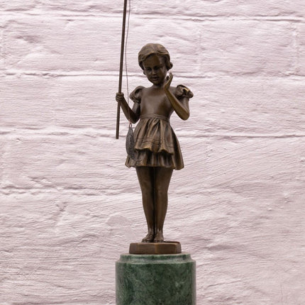 Sculpture en bronze Jeune Pêcheuse socle en marbre