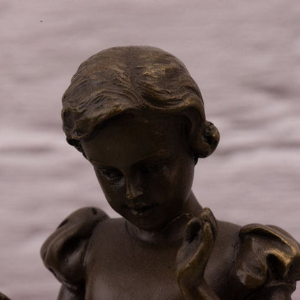 Sculpture en bronze Jeune Pêcheuse socle en marbre Preifs