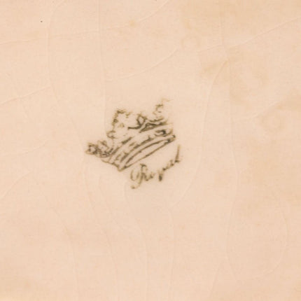 Buste de jeune femme en faïence craquelée blanche