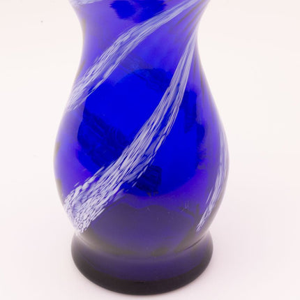 Blauwe vaas van geblazen Murano-glas