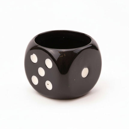Pot en forme de dé noir