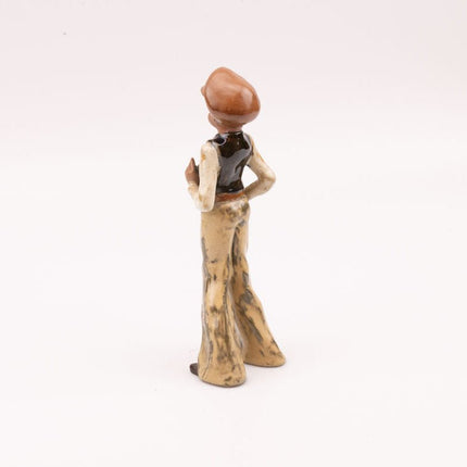 Figurine vintage porcelaine émaillée Jeune homme