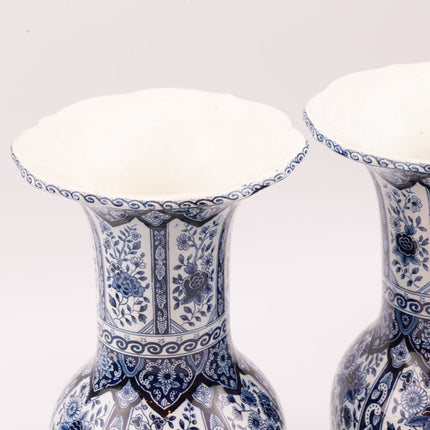 Titre : Paire de Grands Vases Trompette Delft Royal 33cm | Signés Peints Main