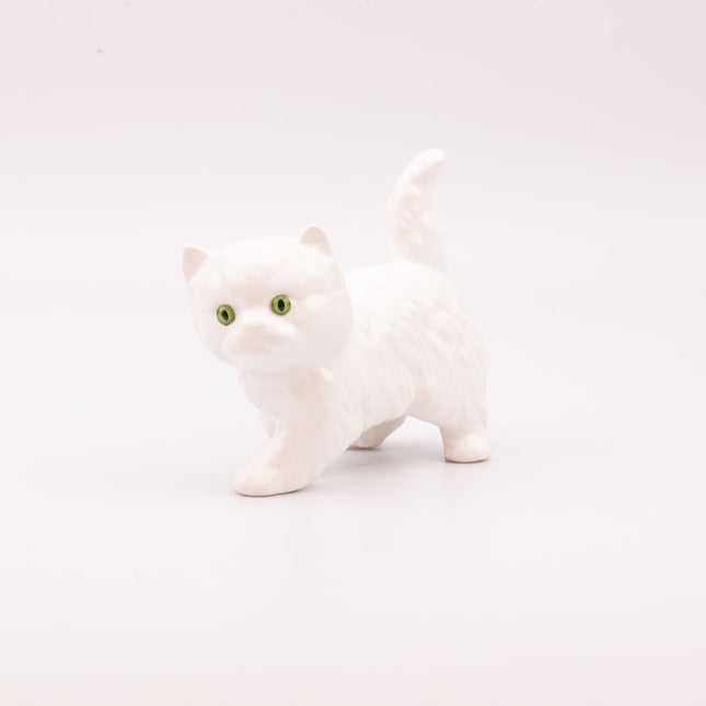 Chat persan en porcelaine blanche et aux yeux verts Vandermissen