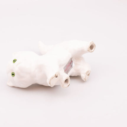 Chat persan en porcelaine blanche et aux yeux verts Vandermissen