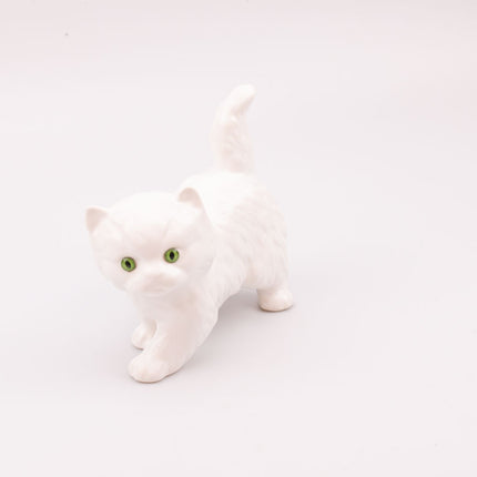 Chat persan en porcelaine blanche et aux yeux verts Vandermissen