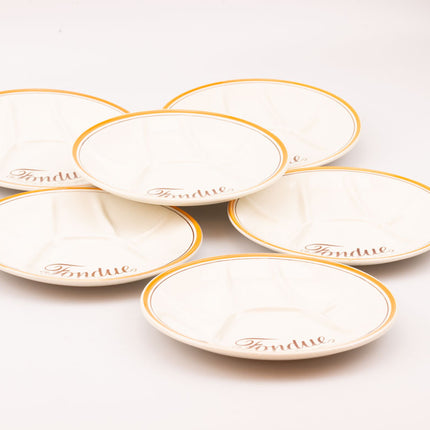 6 assiettes à compartiments pour Fondue Boch de la série "Fermette" en porcelaine blanche avec pourtour rouge