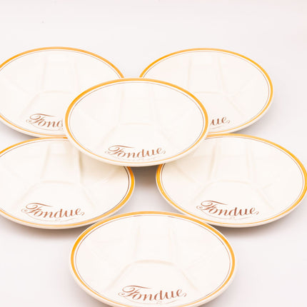 6 assiettes à compartiments pour Fondue Boch de la série "Fermette" en porcelaine blanche avec pourtour rouge
