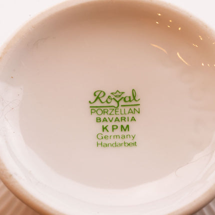Vase en porcelaine blanche vintage Royal Porzellan Royal Bavaria KPM avec motifs texturés