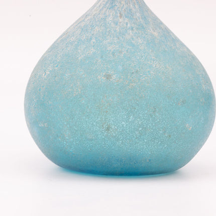 Vase soliflore bleu azur en verre dépoli en gourde et bec aminçit