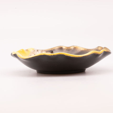 Plat décoratif Dümler & Breiden jaune, brun et beige signé 369/18