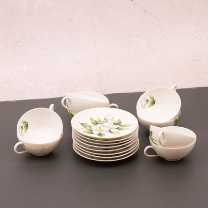 Set de 8 petites tasses et soucoupes blanches en porcelaine de Paris Eglantine