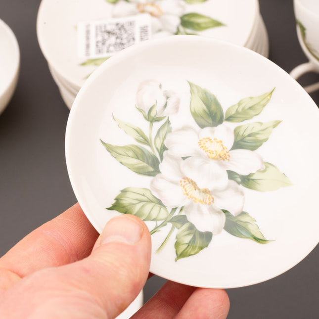 Set de 8 petites tasses et soucoupes blanches en porcelaine de Paris Eglantine