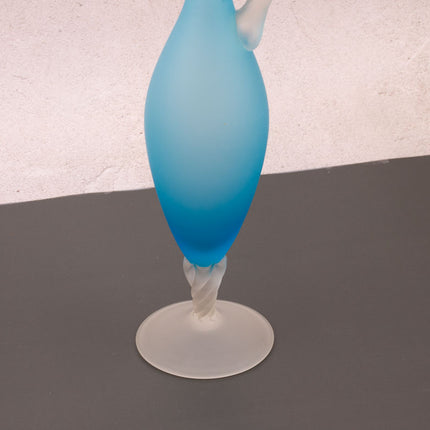 Vase aiguière élégant en verre soufflé bleu azur