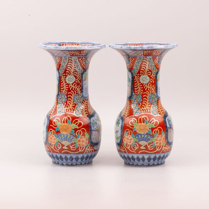 Paire de vases à décor Petrus Regout Maastricht en porcelaine Imaris orange et bleu 