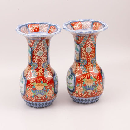 Paire de vases à décor Petrus Regout Maastricht en porcelaine Imaris orange et bleu 