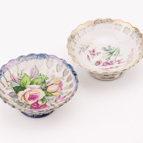 Petite coupelle ancienne fleurie ajourée blanc