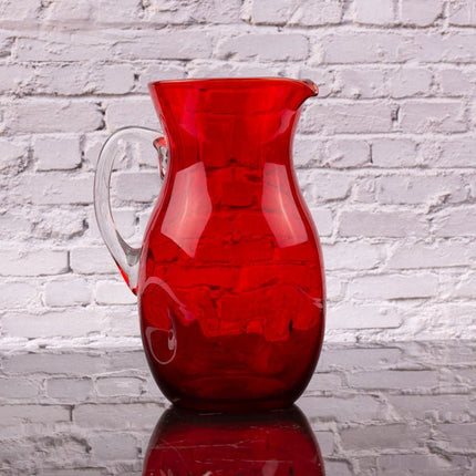 Carafe vintage en verre rouge 