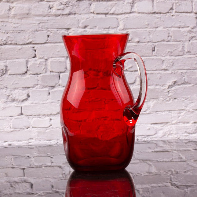 Carafe vintage en verre rouge