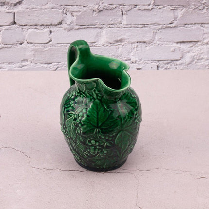 Pichet vintage Wedgwood en majolique anglaise vert