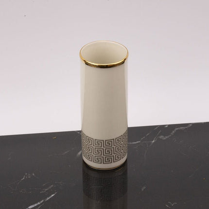 Petit vase en porcelaine Royal KM